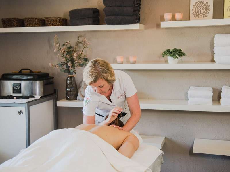sauna-behandeling-revitaliserende-massage.jpg sauna-behandeling-revitaliserende-massage.jpg
